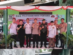 *Diketahui Saat Sebar Bansos, Kapolres Metro Tangerang Wujudkan Bedah Rumah Warga Karawaci*