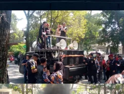 *Masa Ormas Yang Tergabung Dalam Tengah Imah Gelar Demo Kembali Di Dinas Pendidikan Jawa Barat*