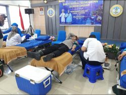 *Sat Brimob Polda Jabar Laksanakan Donor Darah Dalam Rangka Ulang tahun Lanal TNI- AL Cirebon*