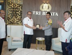 Kapolda Jabar Mendapat Gelar Tokoh Olah Raga Jawa Barat dari Koni Jabar