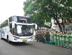 Pangdam III/Slw Berangkatkan Anggota Mudik Gratis