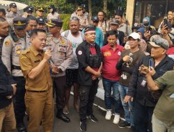 Pemkab Tangerang Di Demo FWJ Indonesia Tuntut Tanggungjawab Bupati