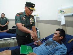 Pangdam III/Siliwangi Laksanakan Ta’ziah dan Mengunjungi Korban Kecelakaan Beruntun di Cisarua